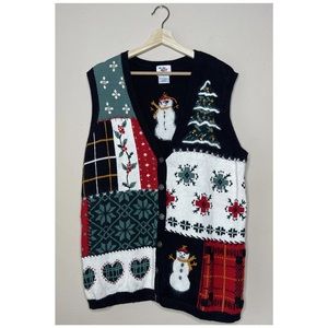 NUTCRACKER women’s holiday vest, Ramie/cotton blend, snowflake buttons Down